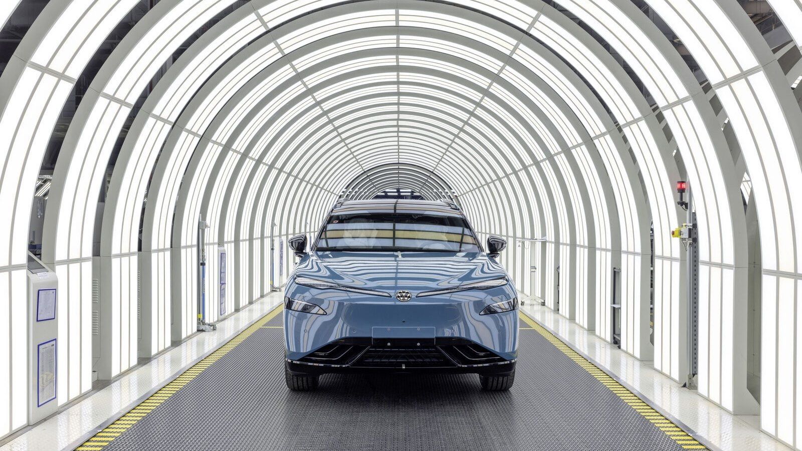 Volkswagen: Γιατί έχασε σχεδόν 4 στα 10 αυτοκίνητα στην Κίνα;